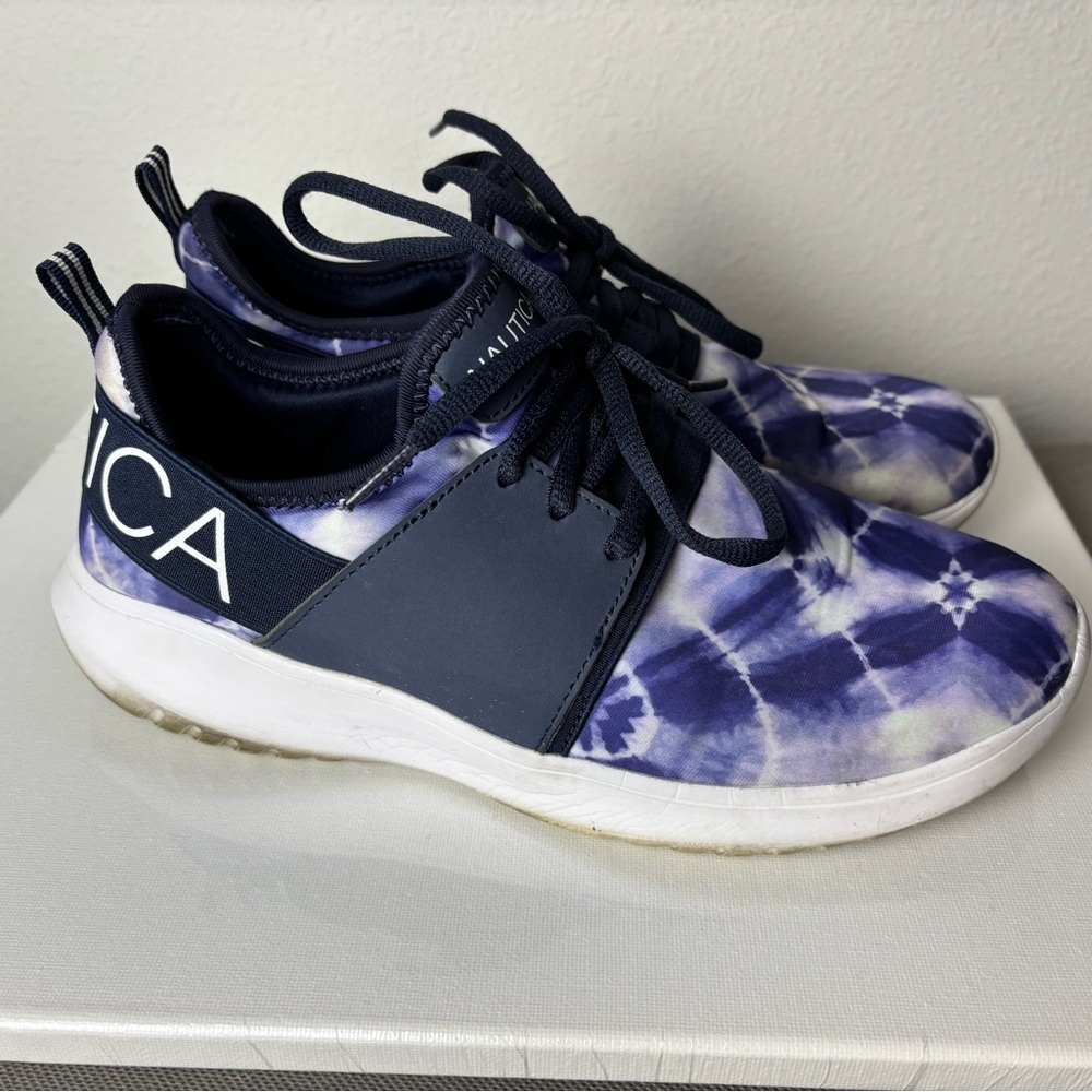 Nautica Women's Fashion Sneaker Lace-Up Jogger Running Shoe Casual Walking size8